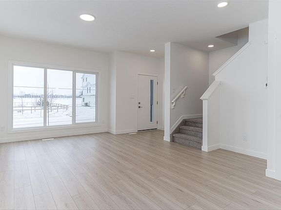 5th image of 1250 McLeod Ave