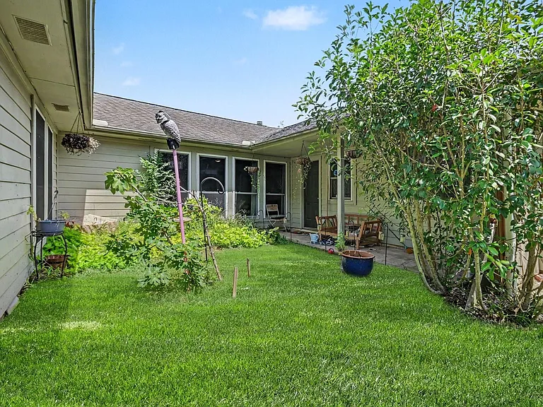 423 Merriweather St — Photo 23