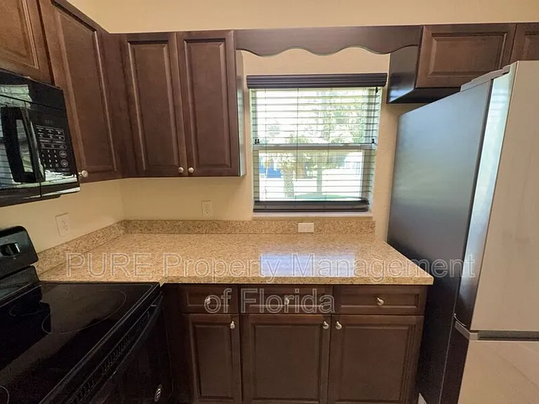 887 NW 6th Ter #1 — Photo 11