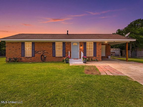2nd image of 205 Woodside Dr
