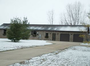 3132 E Gordonville Rd, Midland, MI 48640