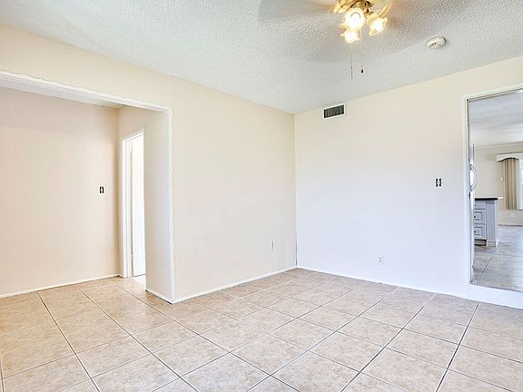 5th image of 914 N 1st St