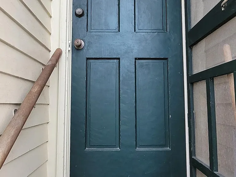 Brand new 8/23 expensive doorknob not shown. Shows pride of place :-)