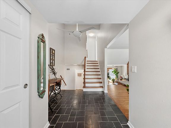 3rd image of 2711 E Bel Aire Dr