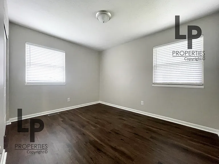 3479 Greenlawn Dr — Photo 10