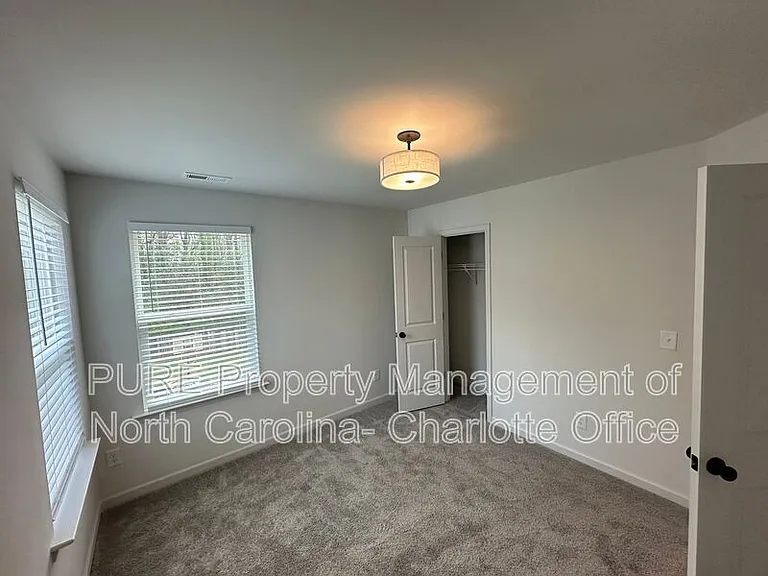 2649 Hemphill St — Photo 35