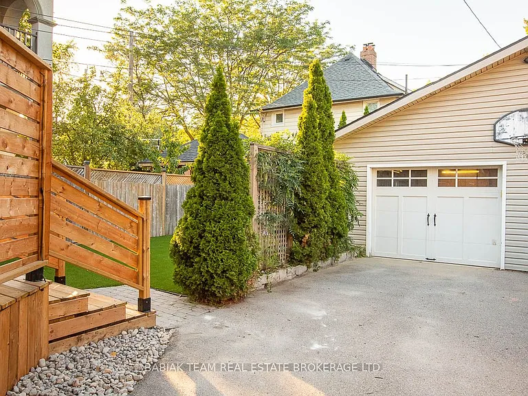 94 Woodside Ave — Photo 39