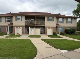 19168 Northridge Dr, Northville, MI 48167