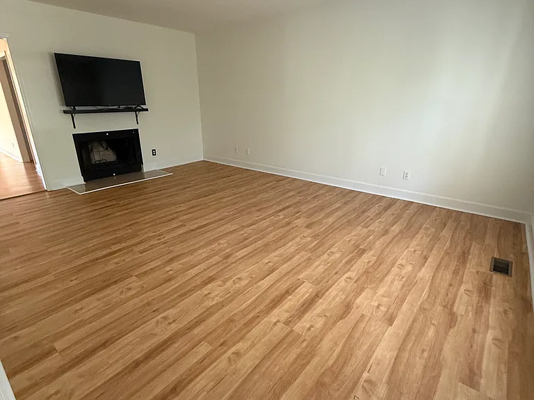 3 Colonial Pines Cir — Photo 3