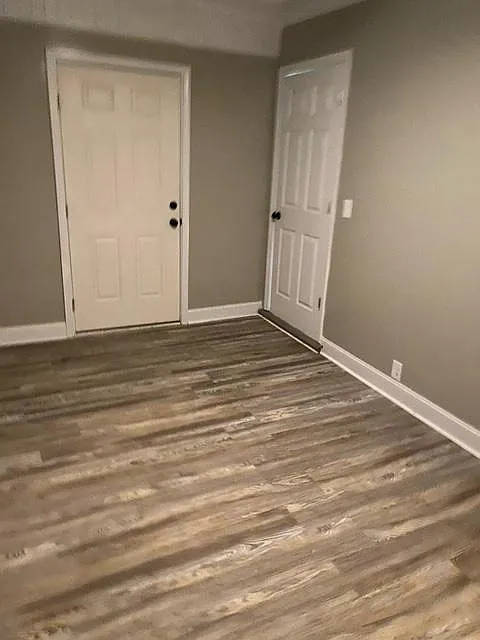204 S College St — Photo 3