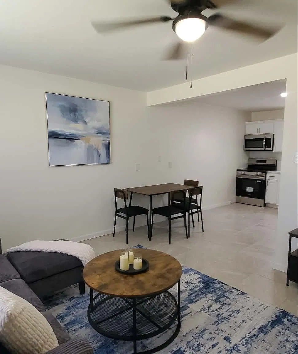 2 bed, 1.5 bath, 966 sqft, $1,250 — Photo 2