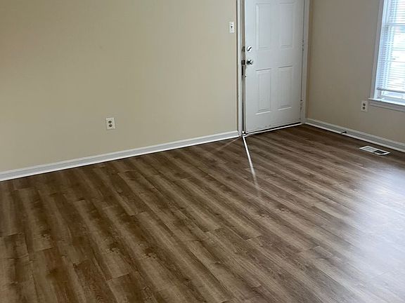 2nd image of 7 Mosby Ct #C