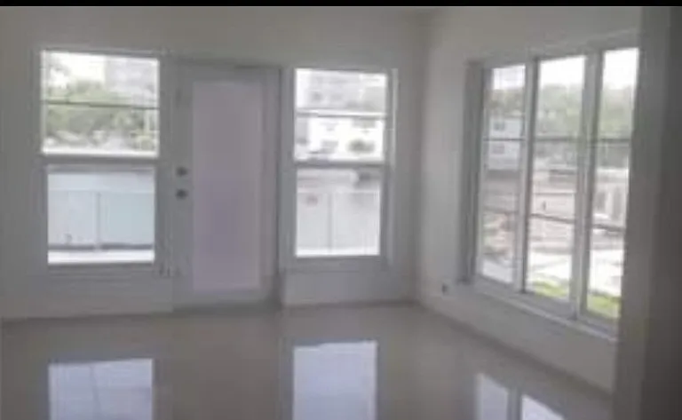 8141 Crespi Blvd #2 — Photo 6