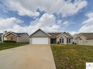 1519 Cloverleaf Dr, Warrensburg, MO 64093