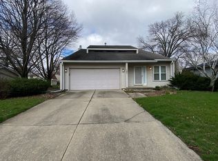 121 Malvern Dr, Normal, IL 61761