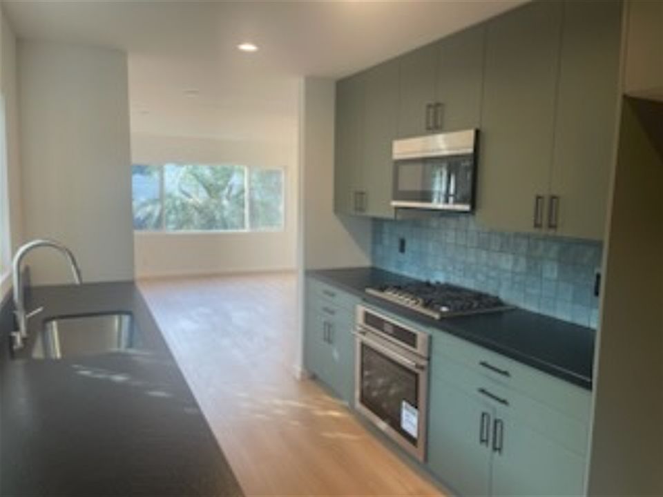 1st image of 423 E Hardy St APT 1