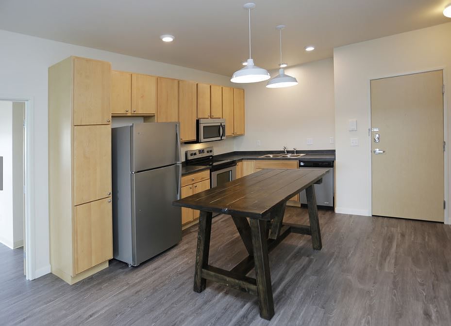 1st image of 2401 40th Ave SE #104