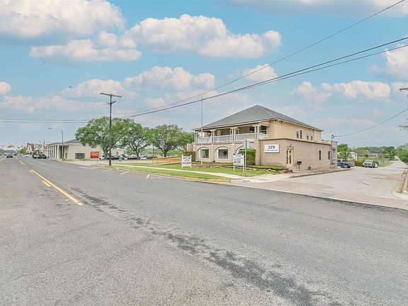4th image of 329 E Washington Ave #1