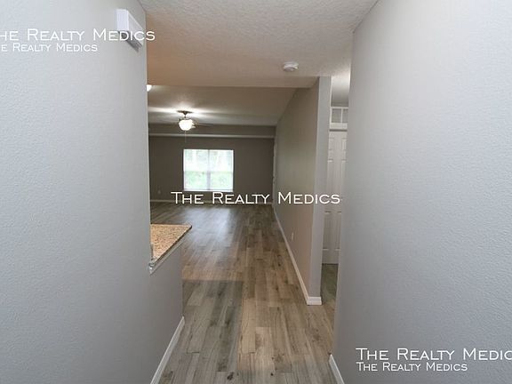 5th image of 2573 Coachman Dr