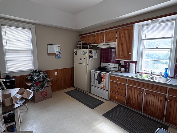5th image of 704 S Lorraine Ave