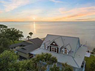 2001 Gulfview Dr, Holiday, FL 34691