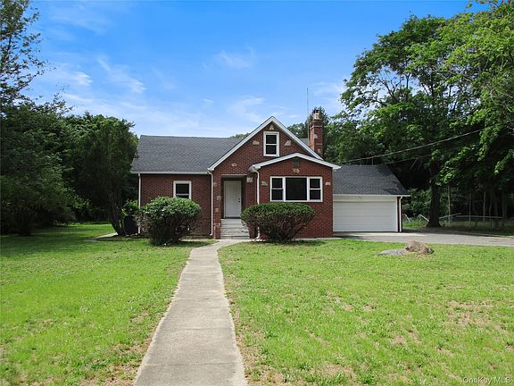 2nd image of 554 Mill Road