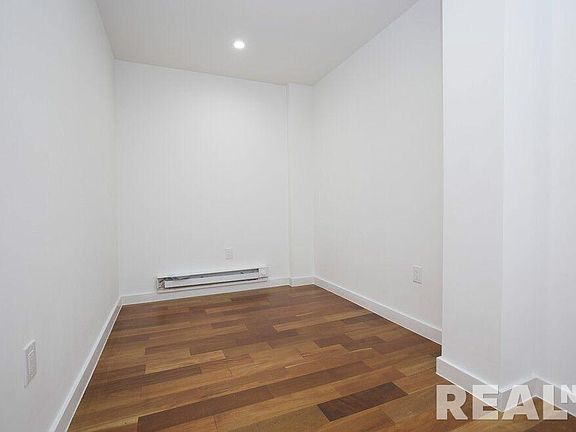 5th image of 321 E 3rd St APT 4A