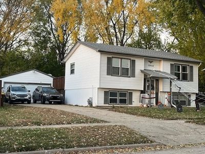 1910 Plateau Ave, Loves Park, IL, 61111