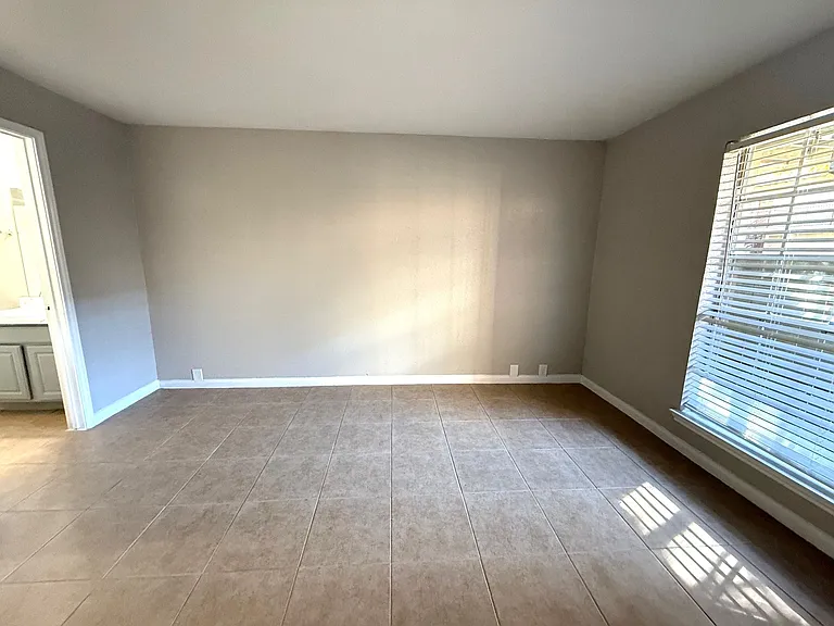 Rockridge Springs Apartments — Photo 9