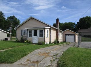 210 E 2nd St, Roanoke, IN 46783