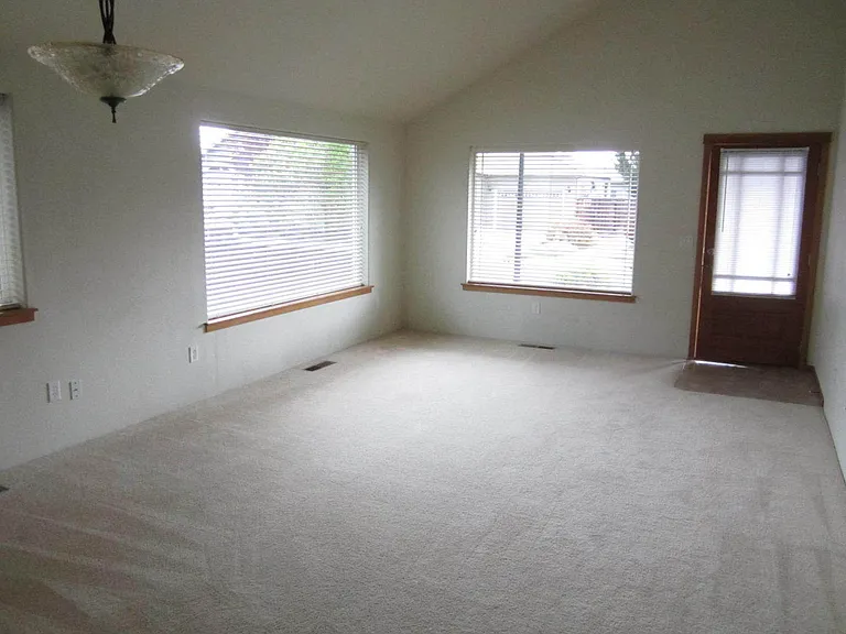 820 Isherwood Dr — Photo 7