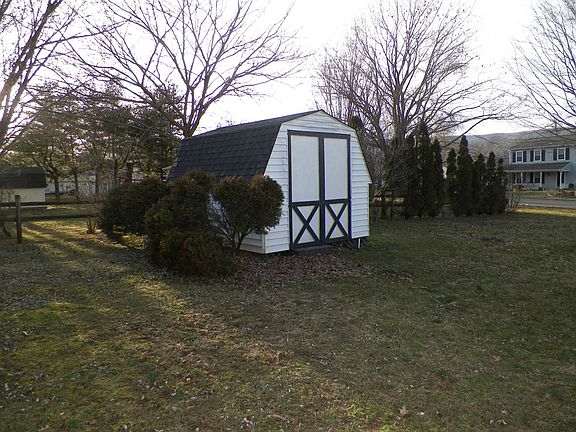 4th image of 1905 Old Mill Dr