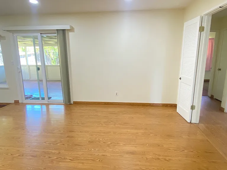 662 Catalina Dr — Photo 10