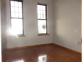 Rented by Rennit Inc.