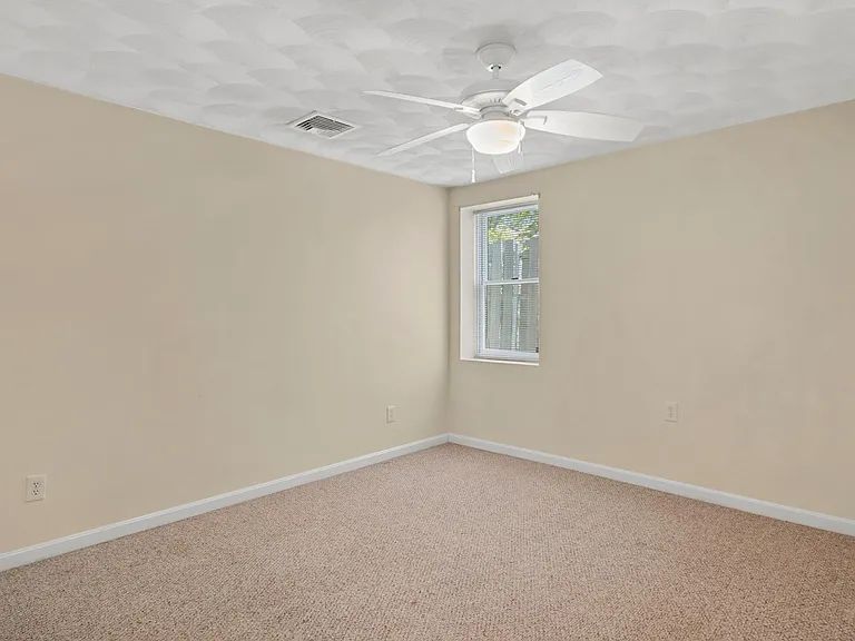 103 Bay View Ave — Photo 22
