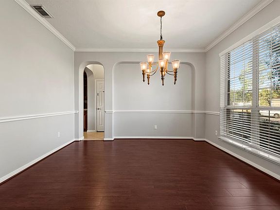 The large formal dining will accommodate your family gatherings and has tons of natural light.
