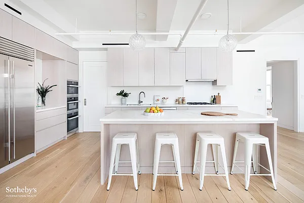 Sold by Sotheby's International Realty | media 3