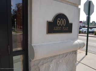 600 E Albert Ave #418, East Lansing, MI 48823