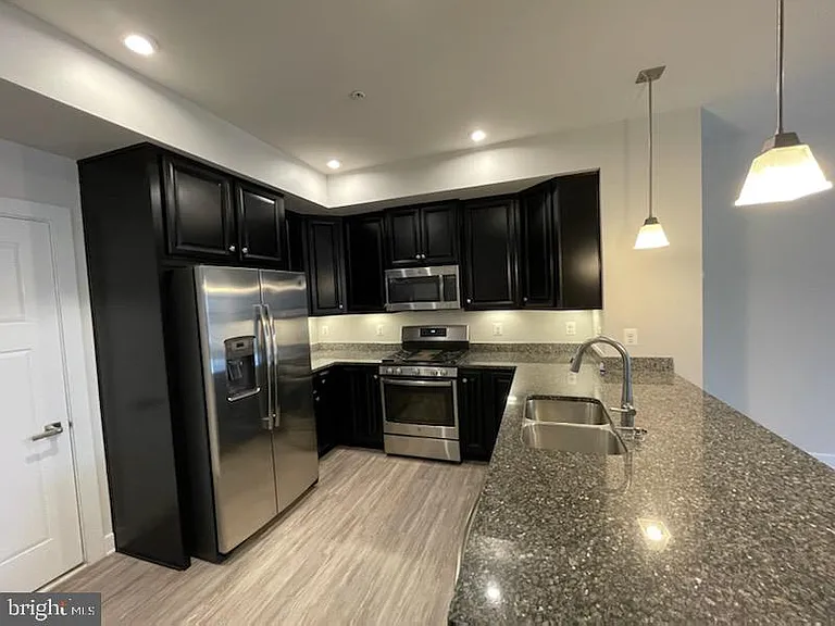 42595 Burbank Ter — Photo 9