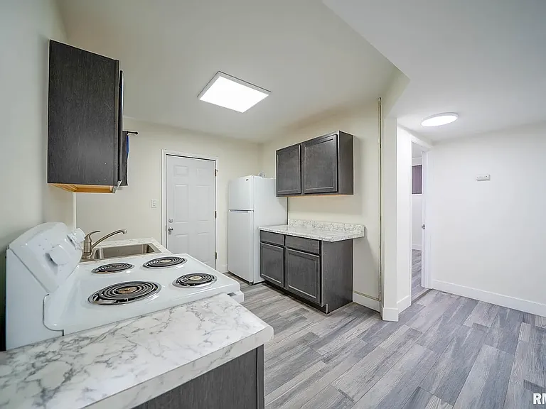 324 S James St — Photo 18