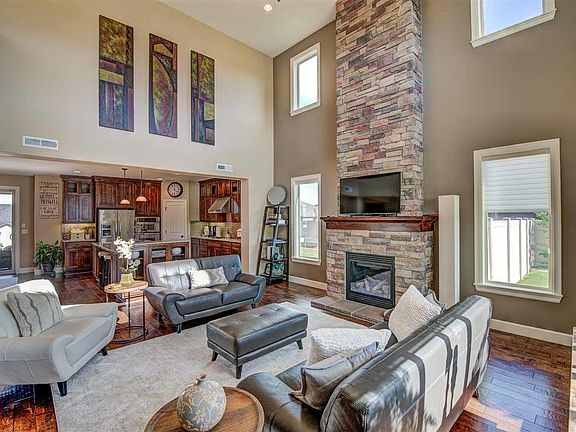 4th image of 1612 Penny Ln