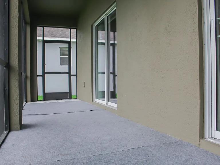 1718 Thetford Cir — Photo 12