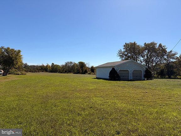 4th image of 32602 Lighthouse Rd