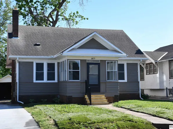 2875 Whitmore St, Omaha, NE 68112