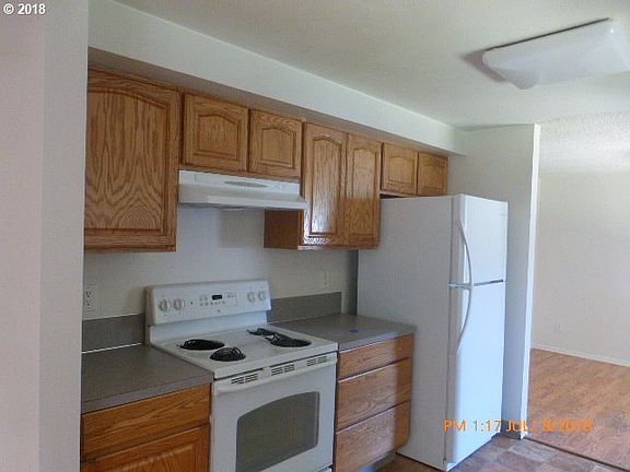 3rd image of 3615 NE 52nd St