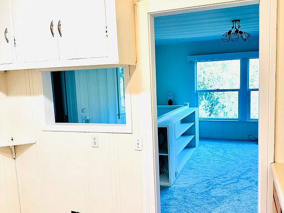 5th image of 154 Redwood Dr