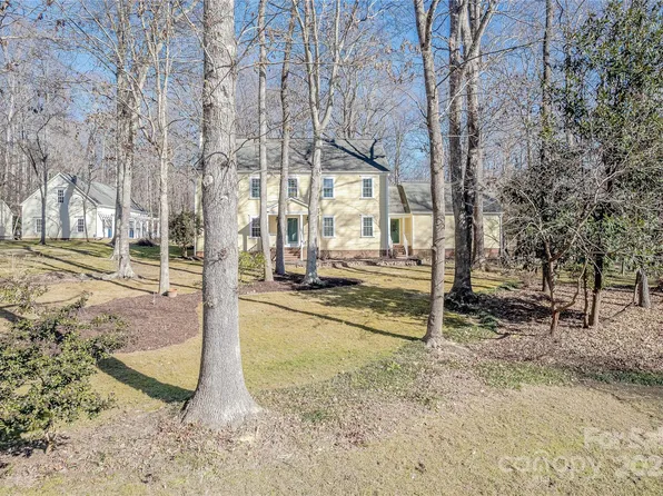 2420 Carson Dr, Waxhaw, NC 28173
