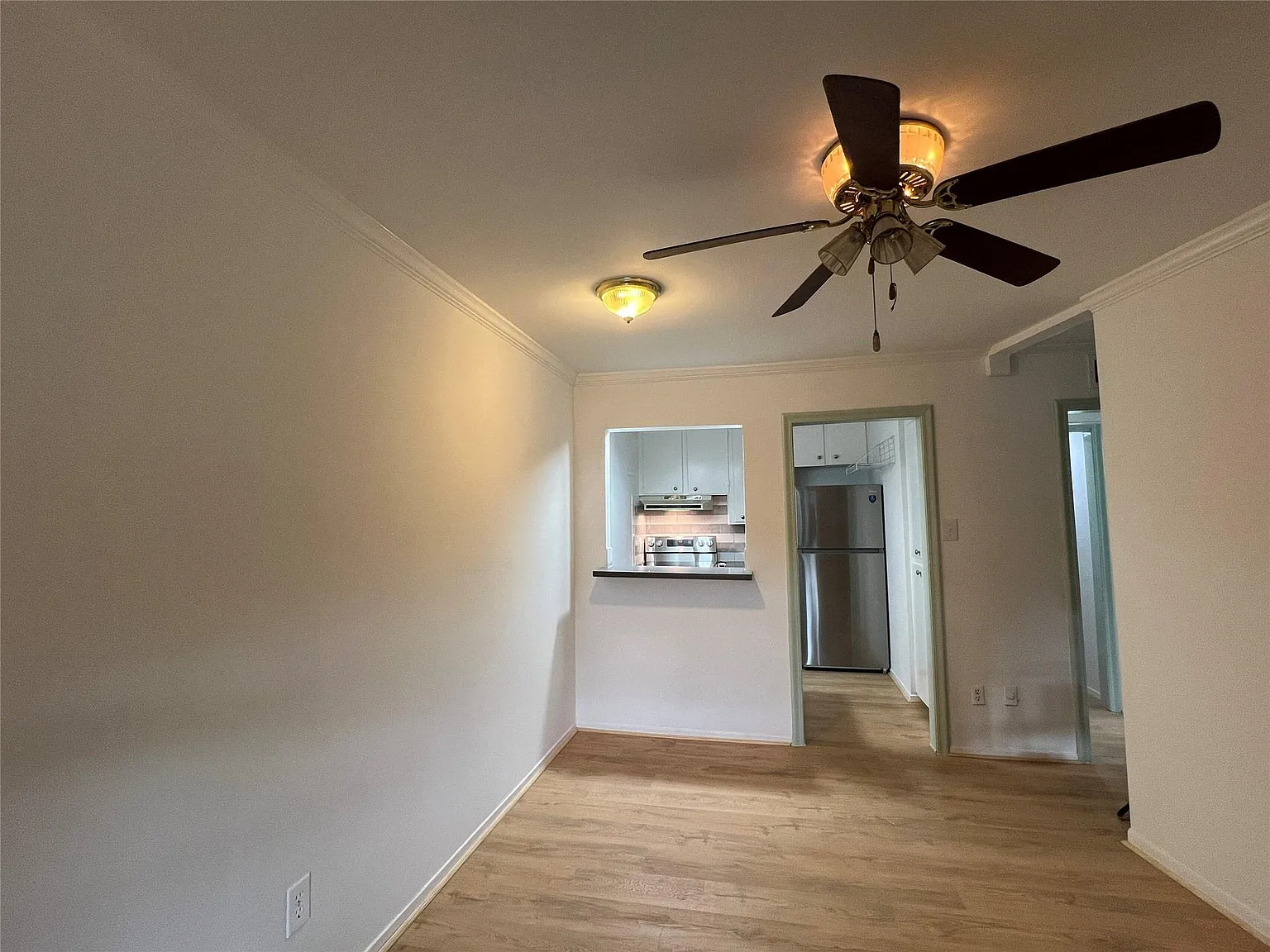 1 bed, 1.0 bath, 500 sqft, $850 — Photo 2