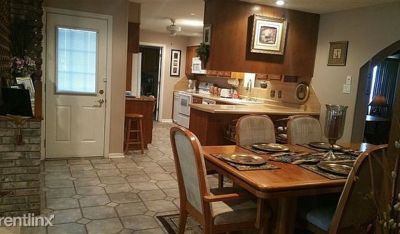 Dining & Kitchen Combo