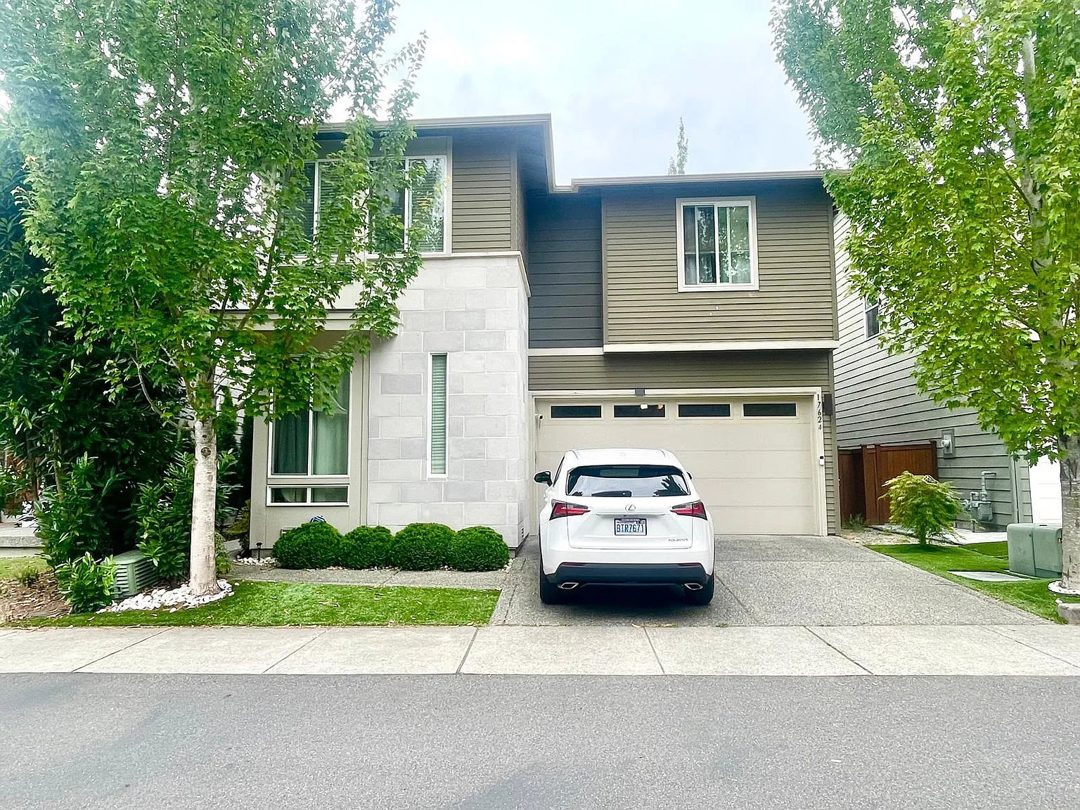 4 bed, 2107 sqft, $3,550 — Photo 1